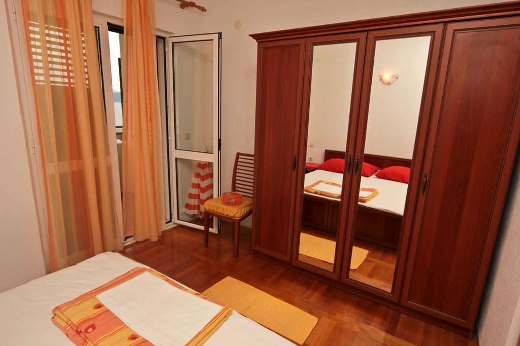 Apartments Toni Two Igrane Εξωτερικό φωτογραφία